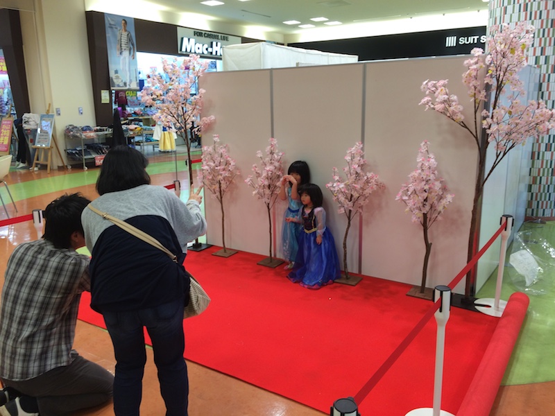 なりきり写真撮影会の実施風景 その3