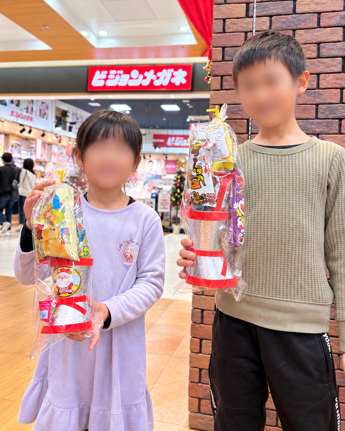 サンタブーツお菓子詰め放題の実施風景 その3